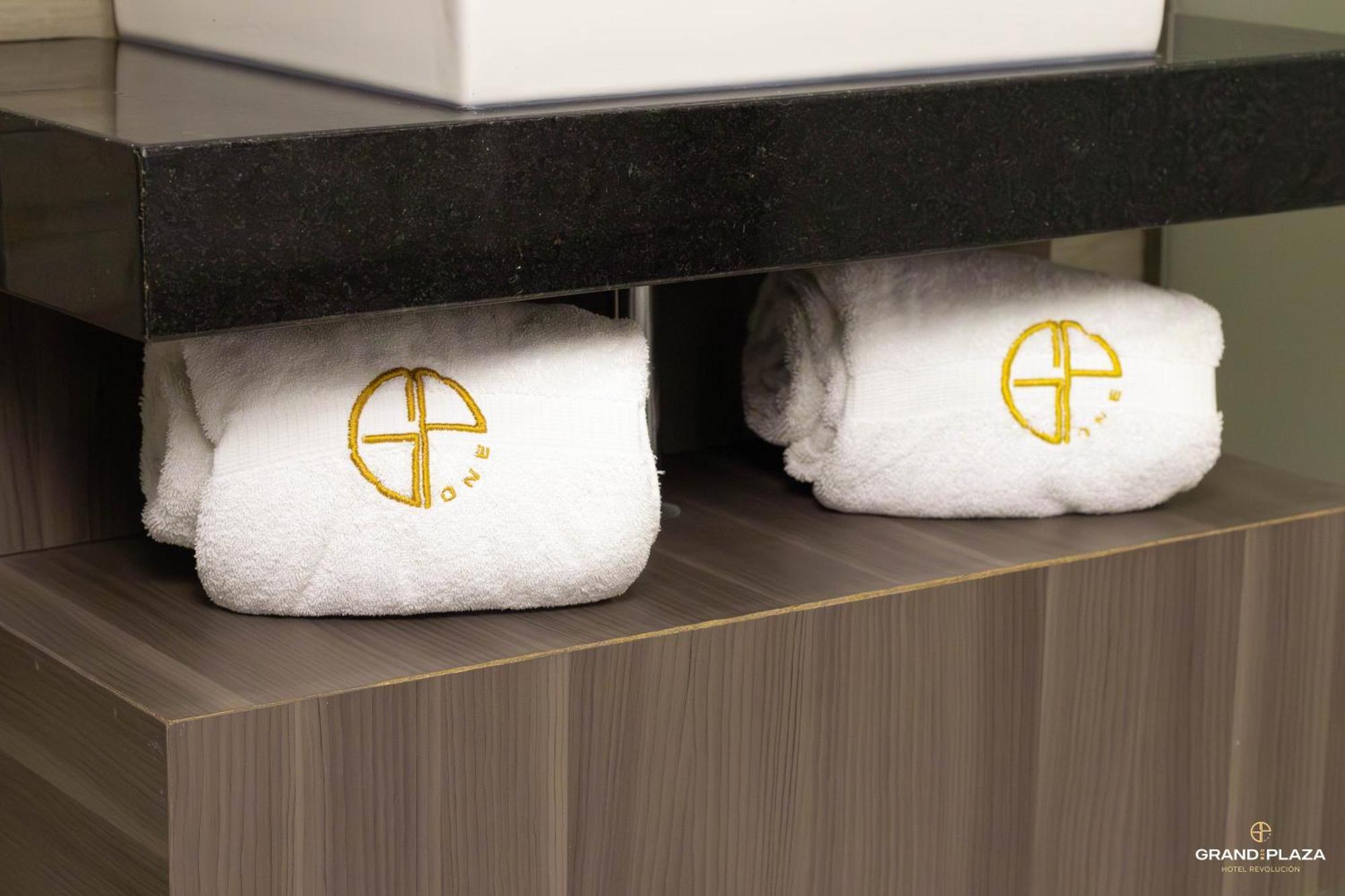 Hotel Grand One Plaza Tijuana Kültér fotó