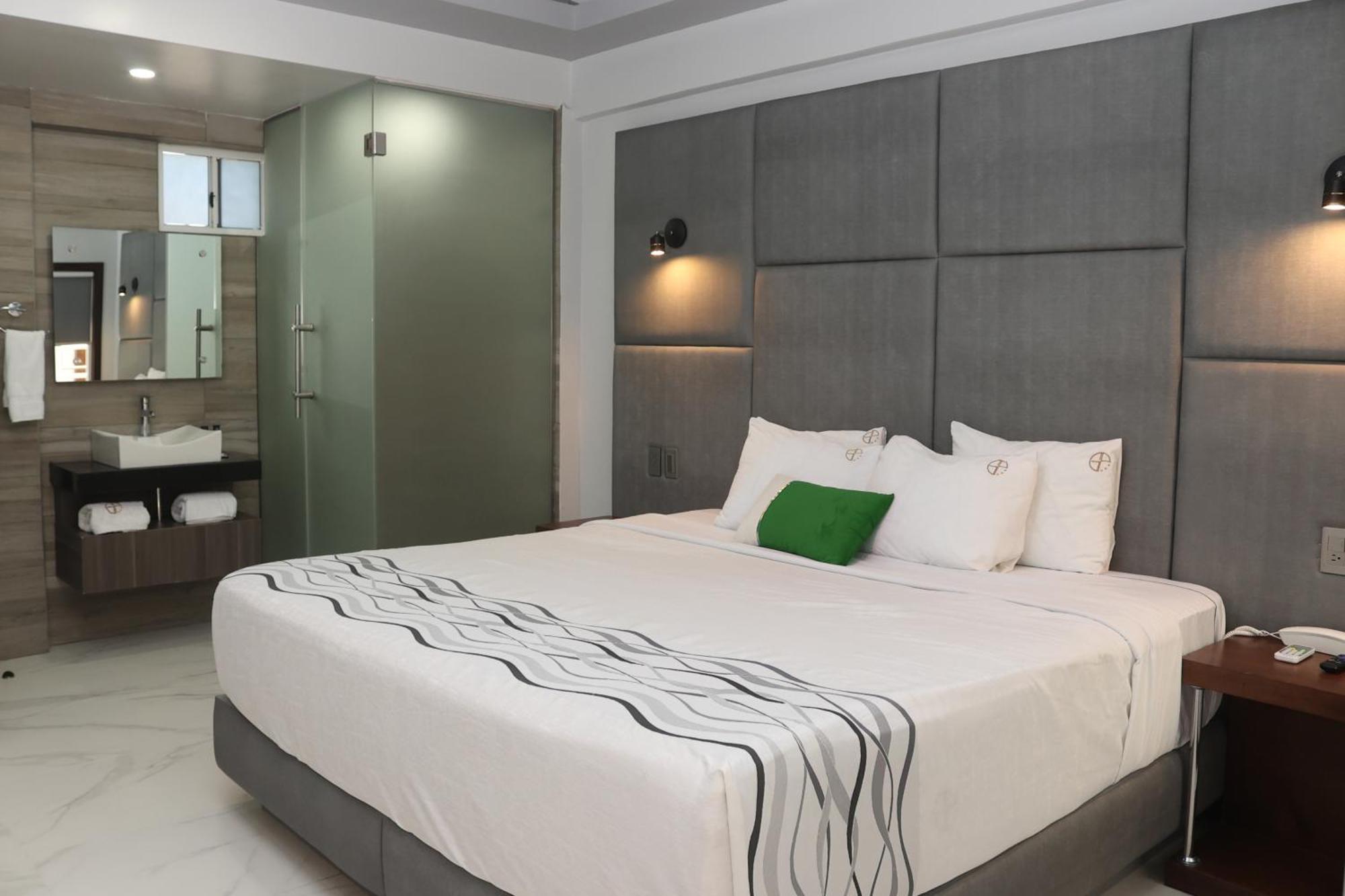 Hotel Grand One Plaza Tijuana Kültér fotó