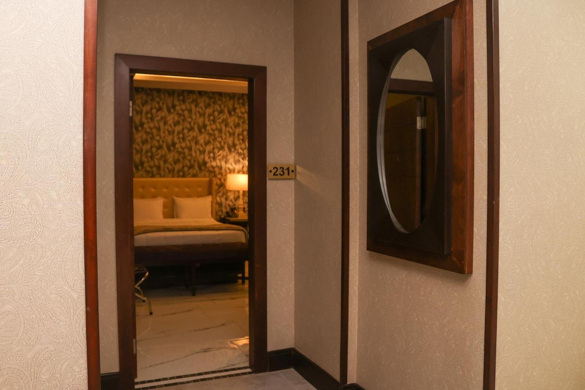 Hotel Grand One Plaza Tijuana Kültér fotó